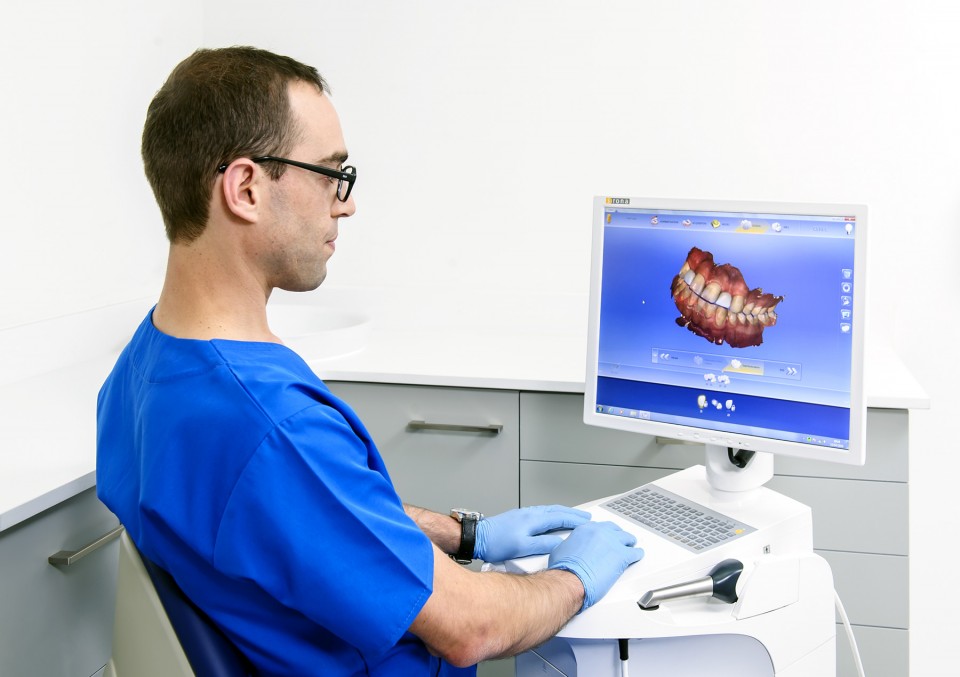 הטיפולים שלא ידעתם שקיימים ברפואת השיניים ד"ר בן מילר